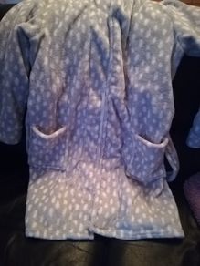 brand new dressing gown. Size extra small. Too small for me.
