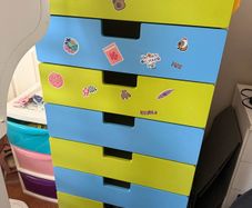 chest of drawers