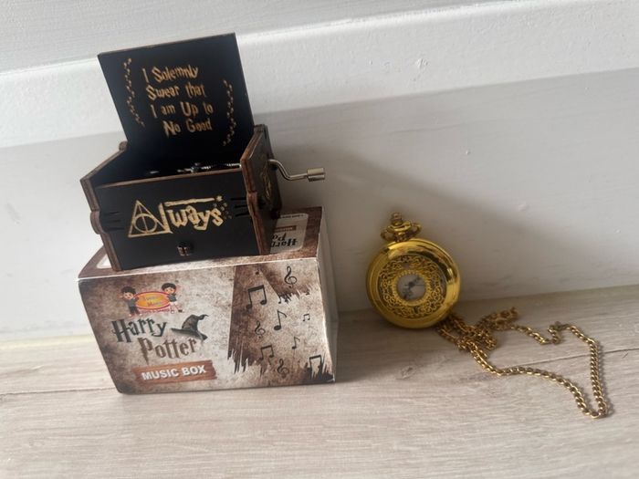 Harry potter music box & pocket watch