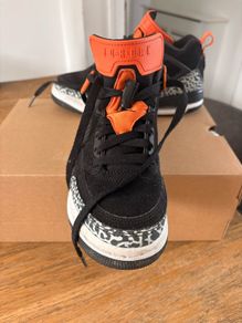 Nike Air Jordan older kids shoe size UK3.5