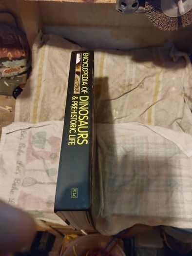 encyclopedia of dinosaurs and prehistoric life