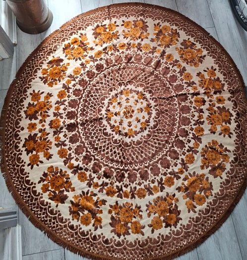 Vintage round rug