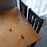 Table and chairs Image 3