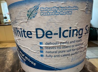 White De-Icing Salt 3kg bucket