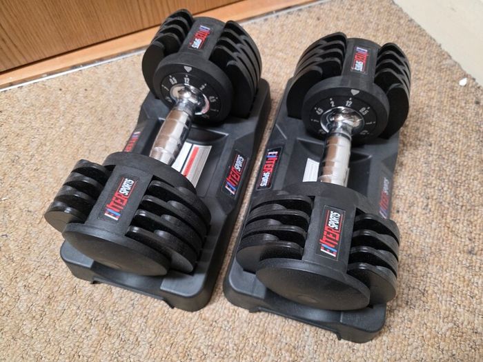 Adjustable dumbbells 2-12kg