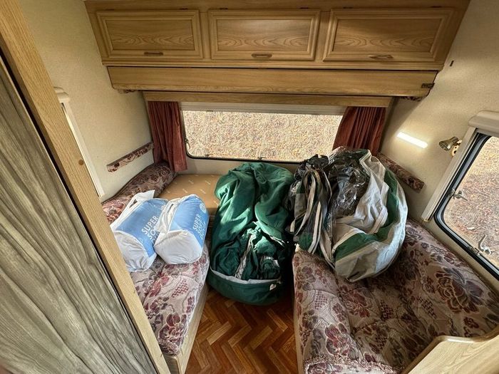 5 berth lunar caravan