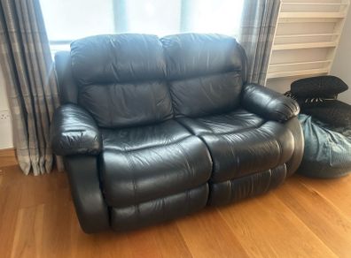 Black Leather 2 Seater Recliner Couch Very Good Condition