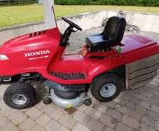 Ride on lawnmower honda 2417  40"CUT