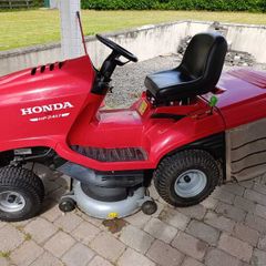 Ride on lawnmower honda 2417  40"CUT