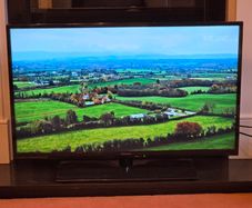 Panasonic Viera 39" Full HD TV, Remote Incl - Excellent Condition