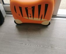 kids Samsonite trunky