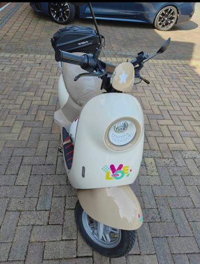 electric scooter 72v 20ah long range distance bike immaculate condition