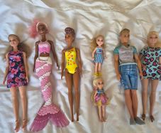 Large Barbie Summer Vacation Bundle - Boat, Pool & 6 Dolls