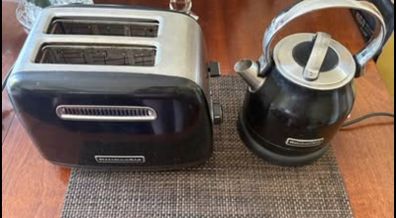 KitchenAid Artisan Black Kettle & Toaster Set