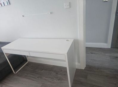 desks