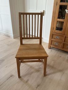 Dining Table and 6 Chairs