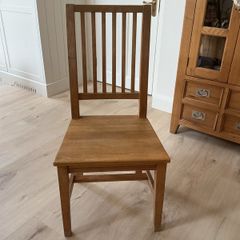 Dining Table and 6 Chairs
