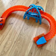 Hot wheels snake