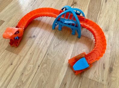 Hot wheels snake