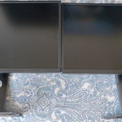 2 Monitors DELL 24"