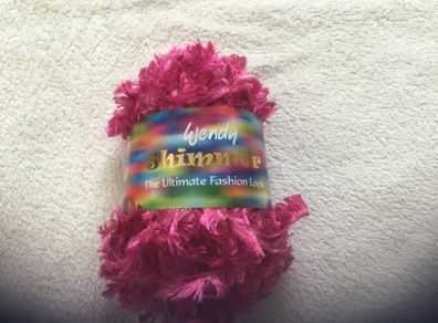 Wendy shimmer yarn red mix