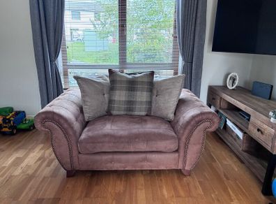 pillow back snuggle sofa / couch