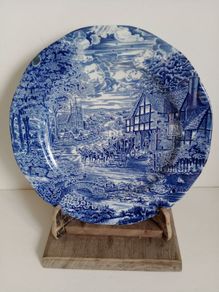 Wedgewood blue transferware plate, Dickens Coaching Days