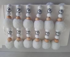new wooden beaded garland unopened
