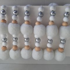 new wooden beaded garland unopened