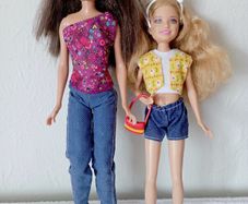Skipper and Stacey dolls lot a