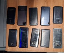10 smart phones for parts or repair