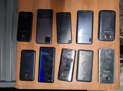 10 smart phones for parts or repair