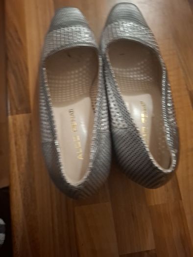 Silver low heeled pumps