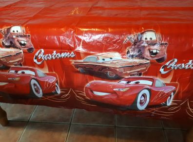 Lightning Mc Queen party table cloth.