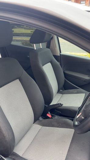 Volkswagen polo LOW KMS