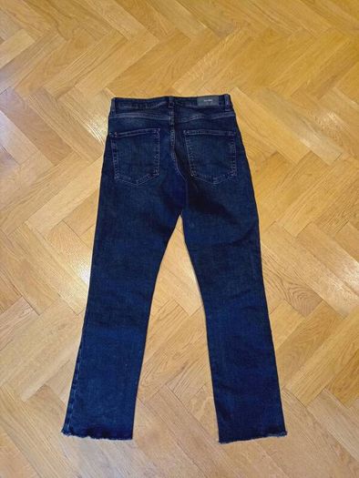 Zara Cropped Jeans