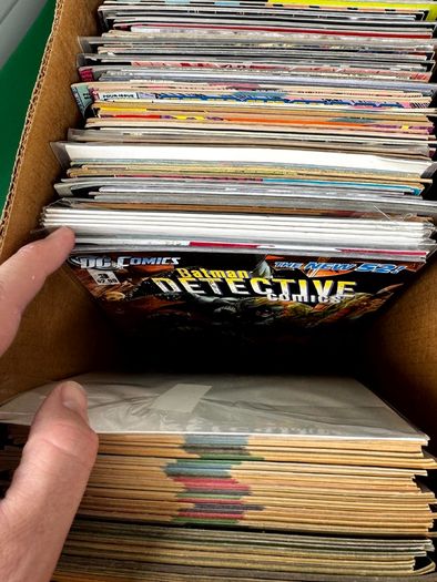 Vertigo & DC Long Comic Box w 330 comics for Sale