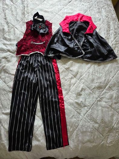 Dracula Halloween costume
