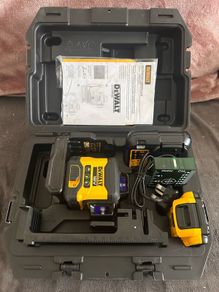 DEWALT DCLE34031D1-GB 18V 1 x 2Ah Li-Ion XR Green Self-Levelling Multi-Line Laser Level