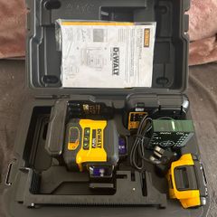 DEWALT DCLE34031D1-GB 18V 1 x 2Ah Li-Ion XR Green Self-Levelling Multi-Line Laser Level