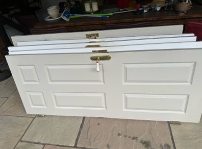 8 x interior 6 panel wooden doors with brass hinges and some mixed brass and brass porcelain handles