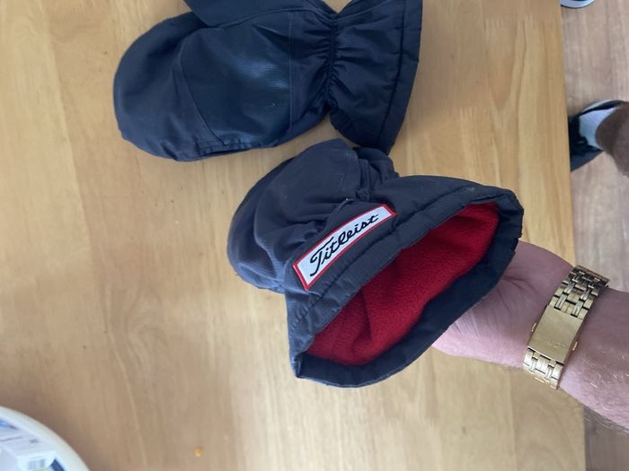 Titleist Winter Golf Mitts.