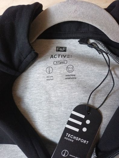 F&F Active Techsport Zip-Up  Hoodie.  Age : 6 -7  Years.   B.N.W.T