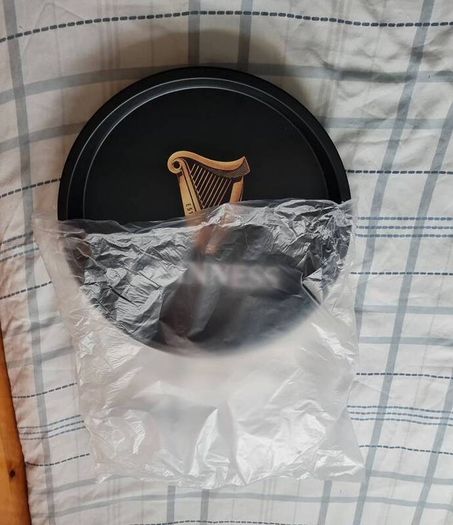 guinness  raise the bar 14 inch around deep serving tray black brand new
