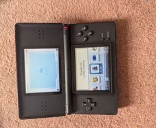 Nintendo DS Lite Black + R4 Flashcard (Twilight Menu++) & Stylus