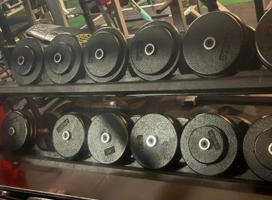 Commercial Dumbbell Set Pairs 2.5 to 37.5kg and 2 Racks