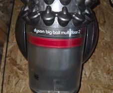 Dyson bigball multifloor 2,good condition, comes with attachments as shown