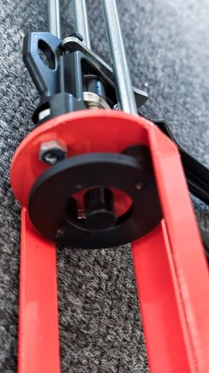 Heavy-Duty Caulking Gun JTOOL380 (Wide Frame)
