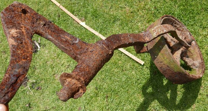 ANTIQUE FORGED IRON FARM WHEEL Rustic Garden Art Beautiful to Display in Your Garden
