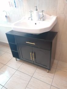 Undersink bathroom vanity